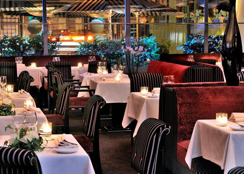 The Hotel du Collectionneur Arc de Triomphe