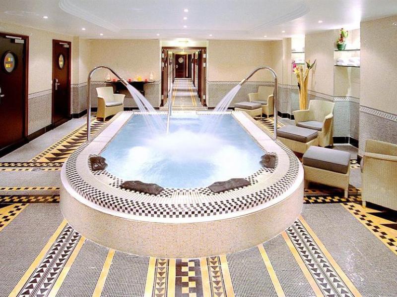 The Hotel du Collectionneur Arc de Triomphe