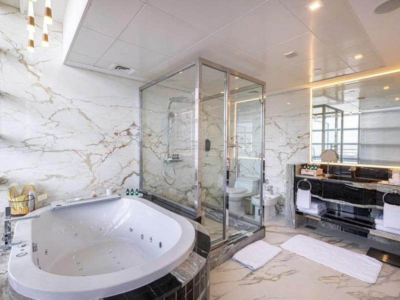 Golden Sands Hotel Creek 