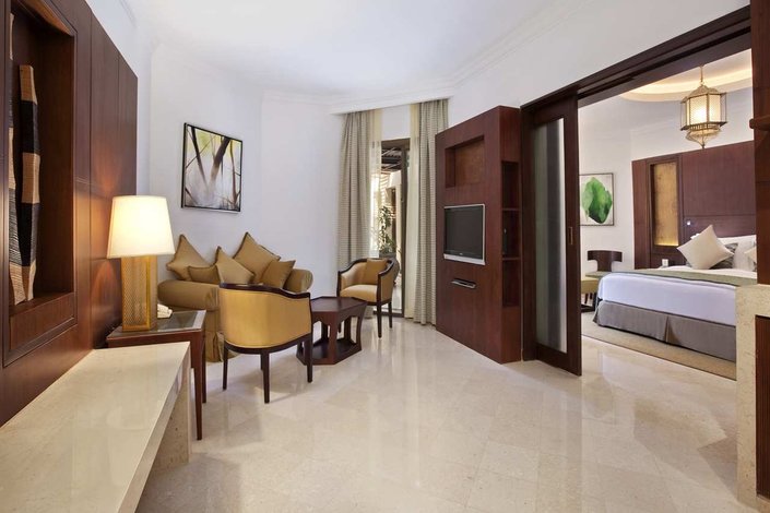 Hilton Luxor Resort & Spa