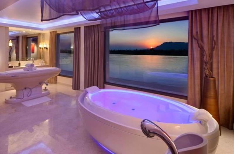 Hilton Luxor Resort & Spa