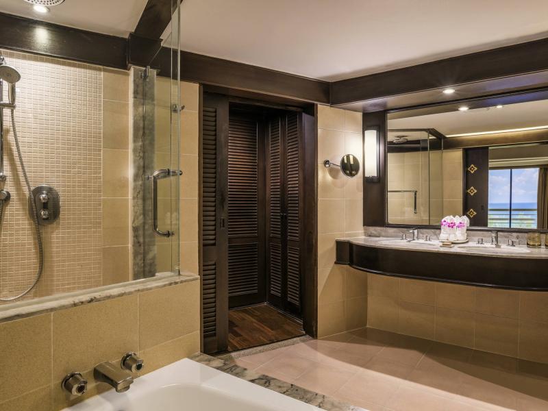 Pullman Phuket Karon Beach Resort