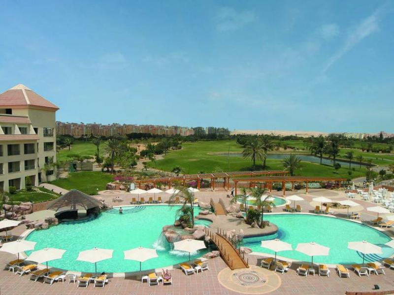 Hilton Pyramids Golf Resort
