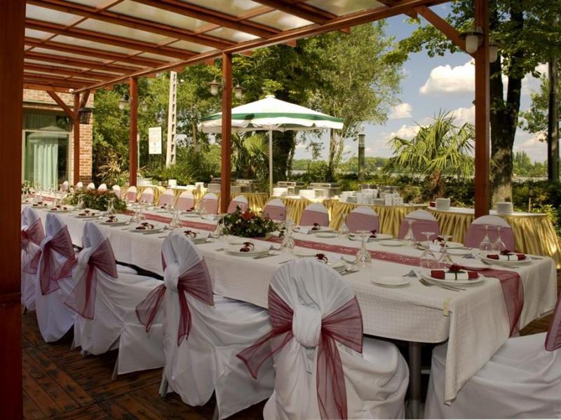 Holiday Beach Budapest Wellness & Conference