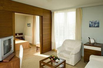 Holiday Beach Budapest Wellness & Conference