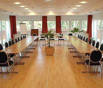 Holiday Beach Budapest Wellness & Conference