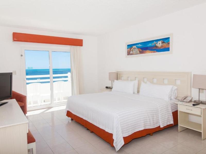 Ocean View Cancun Arenas