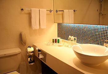 Отель Holiday Inn Downtown Shanghai Китай, Шанхай, фото 23