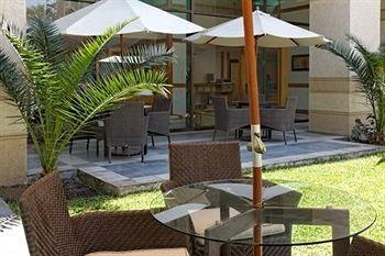 Holiday Inn Express (Икике)