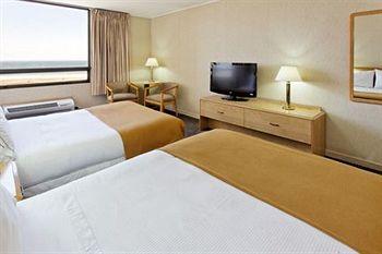 Holiday Inn Express (Икике)