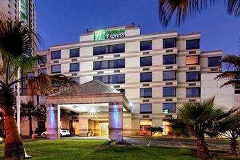 Holiday Inn Express (Икике)