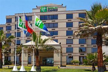 Holiday Inn Express (Икике)
