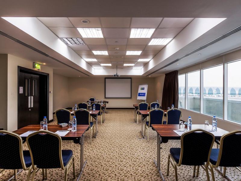 Holiday Inn Express Dubai Airport