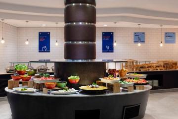 Отель Holiday Inn Express Dubai Airport ОАЭ, Дейра, фото 22