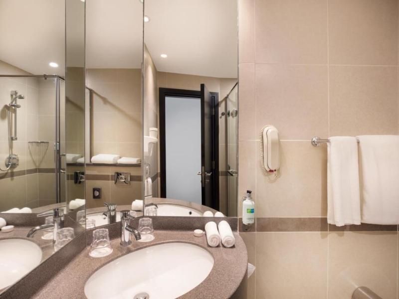 Holiday Inn Express Dubai Jumeirah