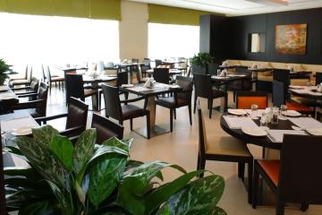 Отель Holiday Inn Express Dubai Jumeirah ОАЭ, Джумейра, фото 5