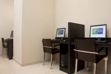 Отель Holiday Inn Express Dubai Jumeirah ОАЭ, Джумейра, фото 6