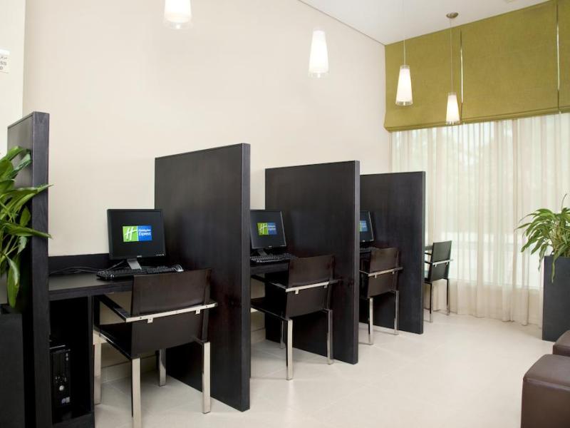 Holiday Inn Express Dubai Safa Park