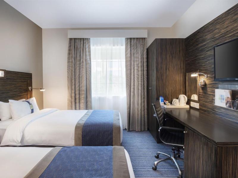 Holiday Inn Express Dubai Safa Park