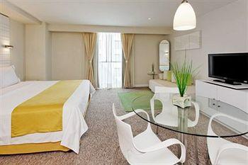 Holiday Inn Express Hotel & Suites at the WTC
