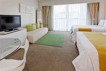 Holiday Inn Express Hotel & Suites at the WTC