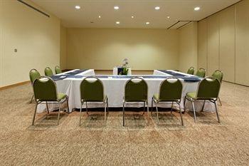 Holiday Inn Express Hotel & Suites at the WTC