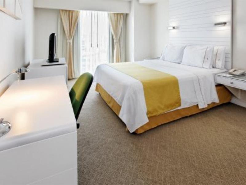 Holiday Inn Express Hotel & Suites at the WTC