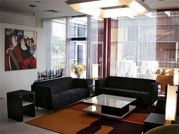 Holiday Inn Prague Airport