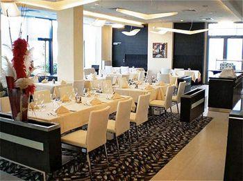 Holiday Inn Prague Airport