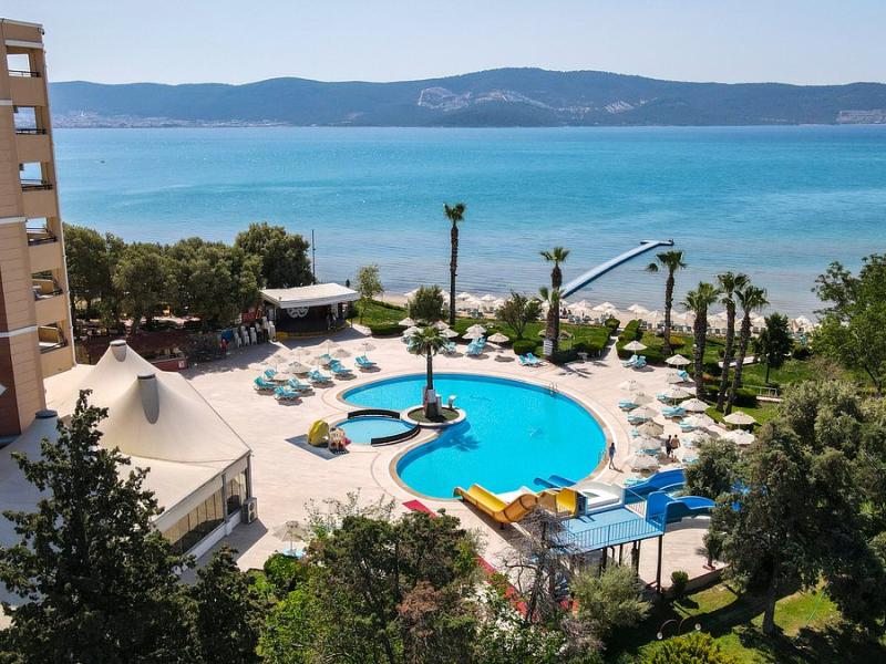 The Holiday Resort