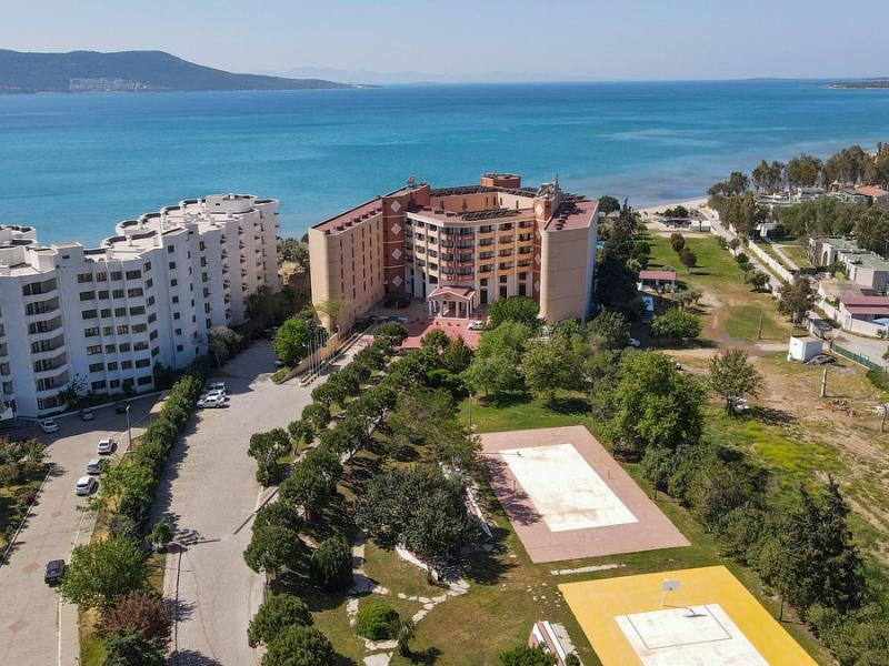The Holiday Resort