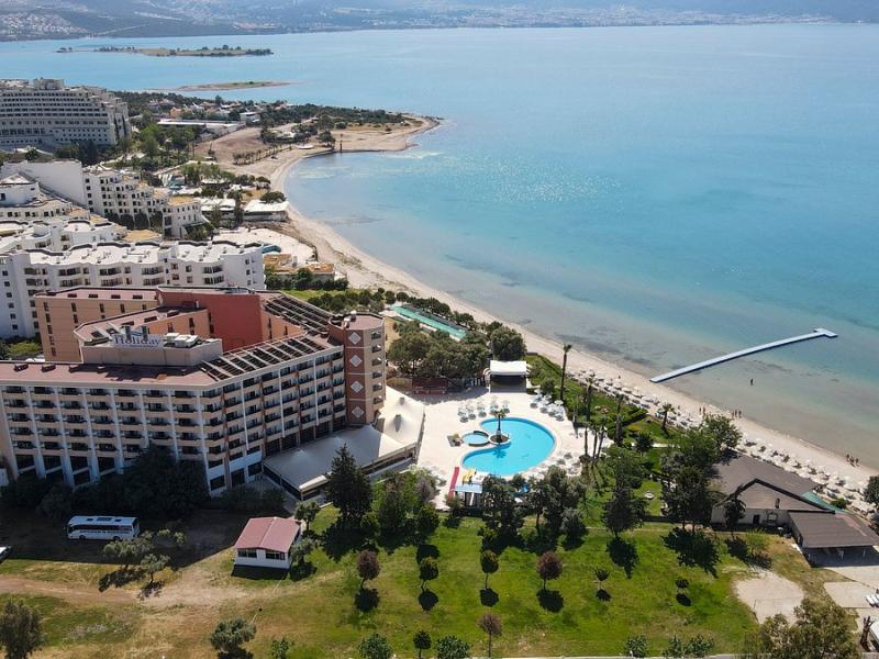 The Holiday Resort
