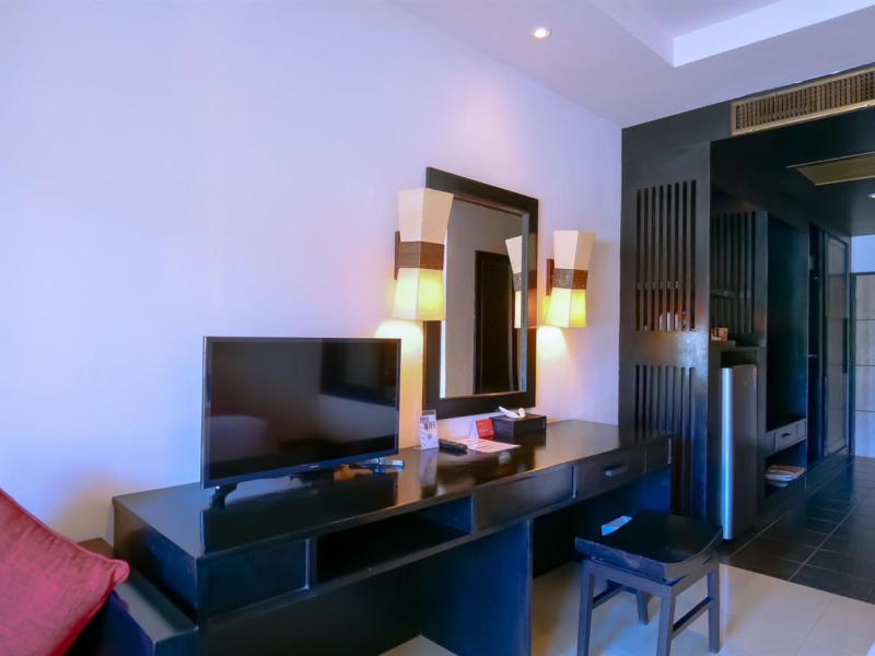 Horizon Karon Beach Resort & Spa