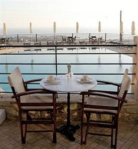 Amazones Village Suites