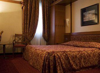 Hotel NH Bologna de la Gare