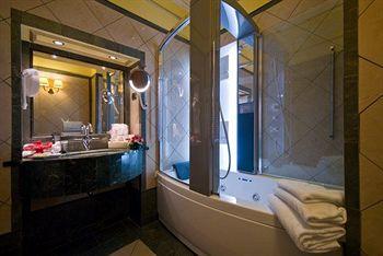 Hotel Manfredi Suite In Rome