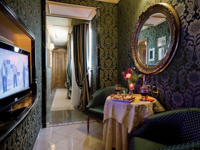 Hotel Manfredi Suite In Rome