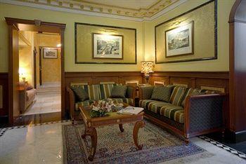 Hotel Manfredi Suite In Rome
