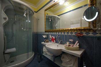 Hotel Manfredi Suite In Rome