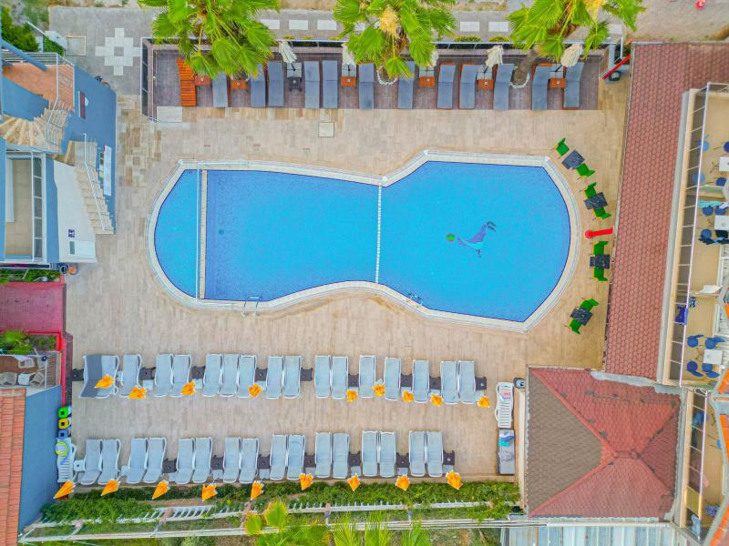 Sayanora Hotel & Park