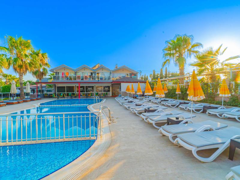 Sayanora Hotel & Park