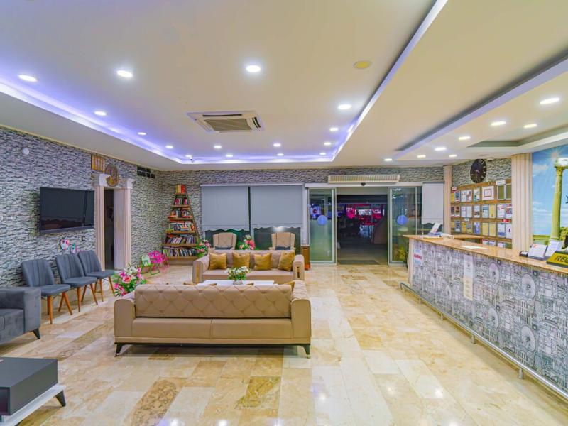 Sayanora Hotel & Park