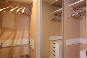 Housez Suites & Apartments