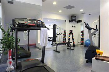 Housez Suites & Apartments