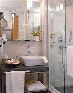 Housez Suites & Apartments