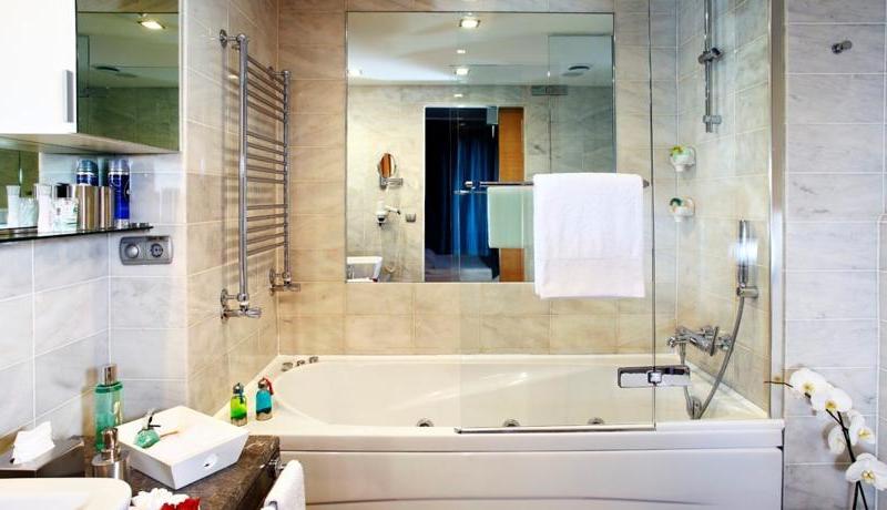 Housez Suites & Apartments