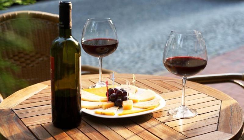 Housez Suites & Apartments