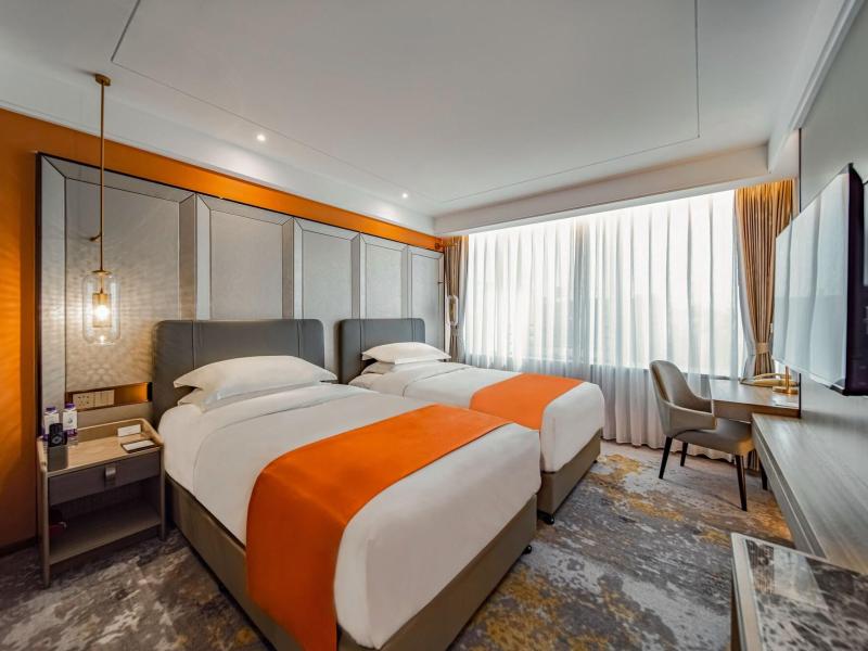 Howard Johnson Paragon