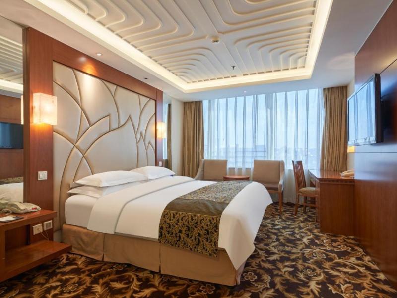 Howard Johnson Paragon