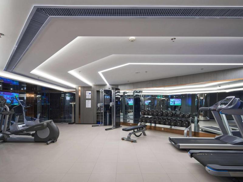 Howard Johnson Paragon